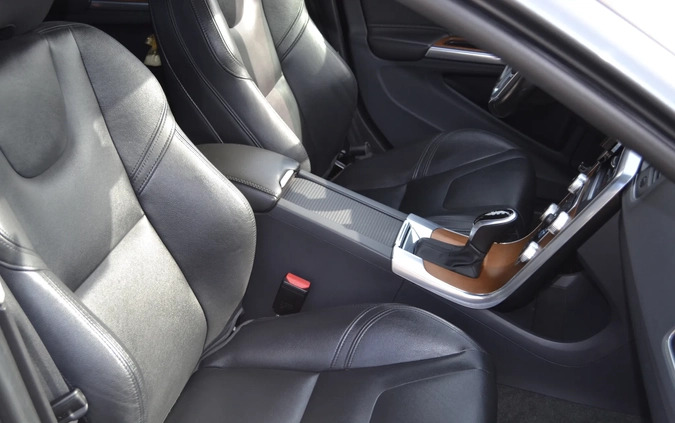Volvo S60 cena 71900 przebieg: 79000, rok produkcji 2017 z Warszawa małe 254